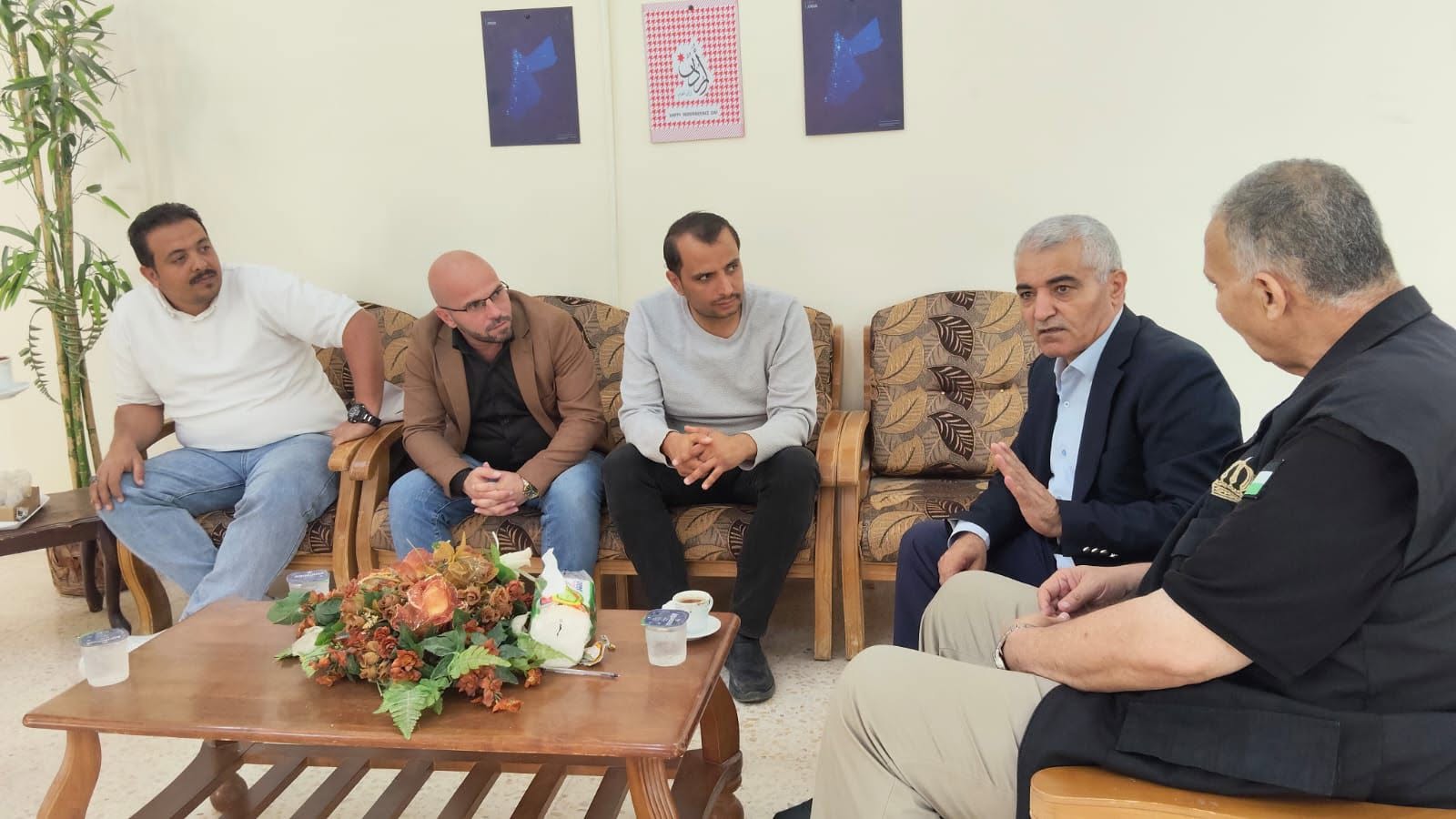 محافظ معان يزور مديرية الشباب ويطّلع على برامجها وأنشطتها