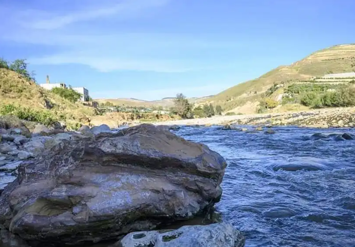 اكتشاف أقدم دليل على استيطان بشري خارج أفريقيا في حوض نهر الزرقاء 