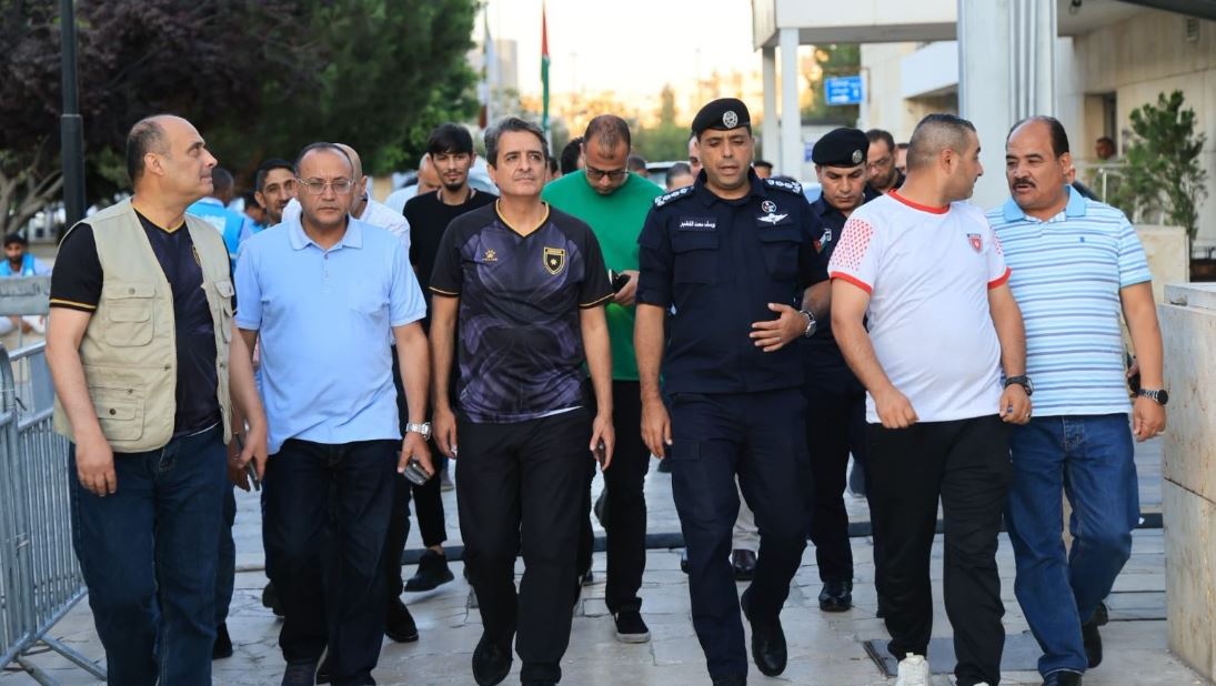 وزير الشباب يتفقد جاهزية مواقع بث مباراة النشامى مع الأرجنتين