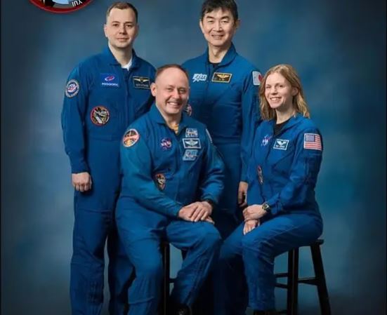 أول عملية إخلاء طبي بالفضاء بتاريخ البشرية ..  وناسا تكشف السبب