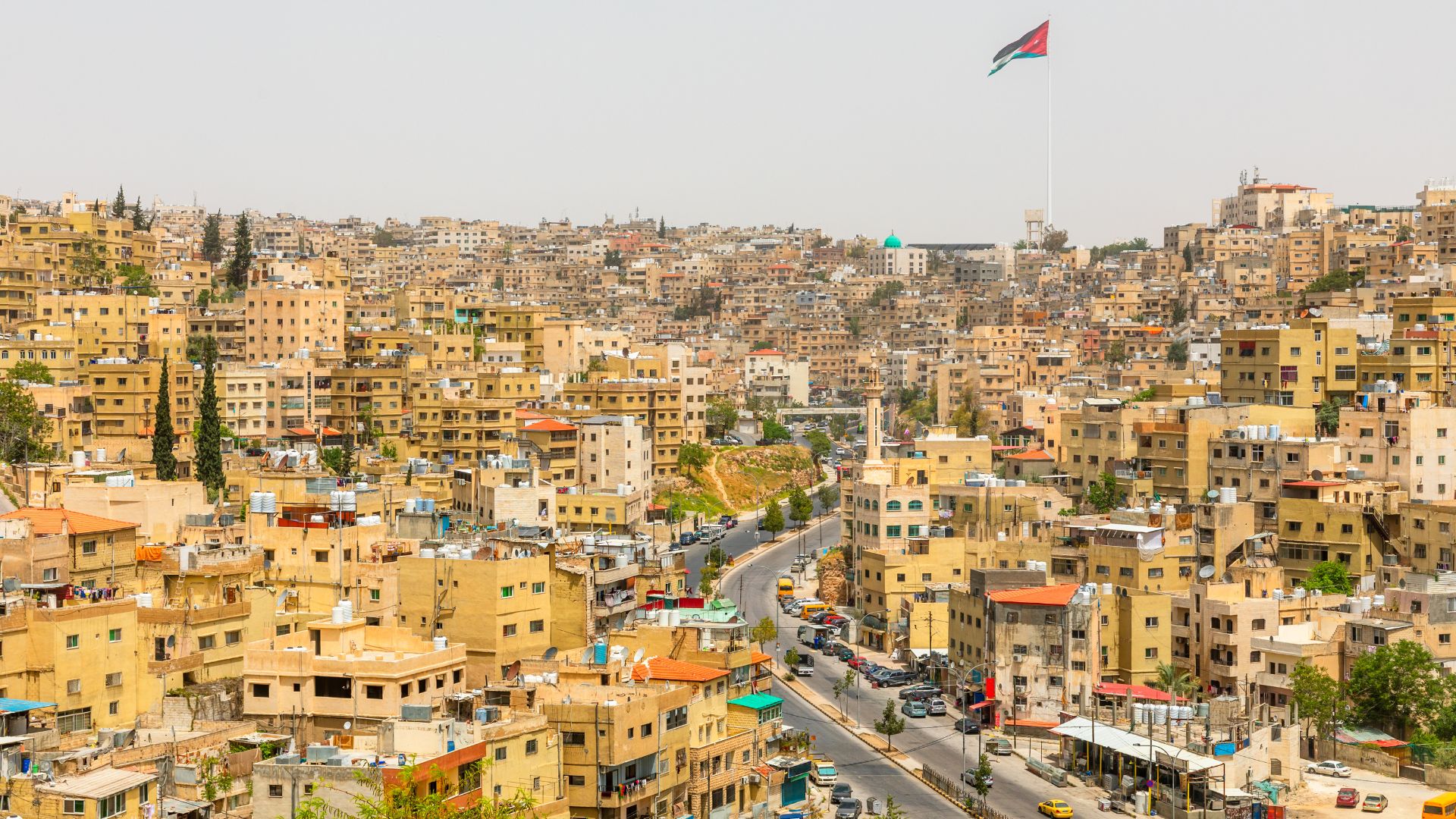 الاحد ..  أجواء مغبرة وباردة نسبيًا وتحذيرات من تدني الرؤية الأفقية