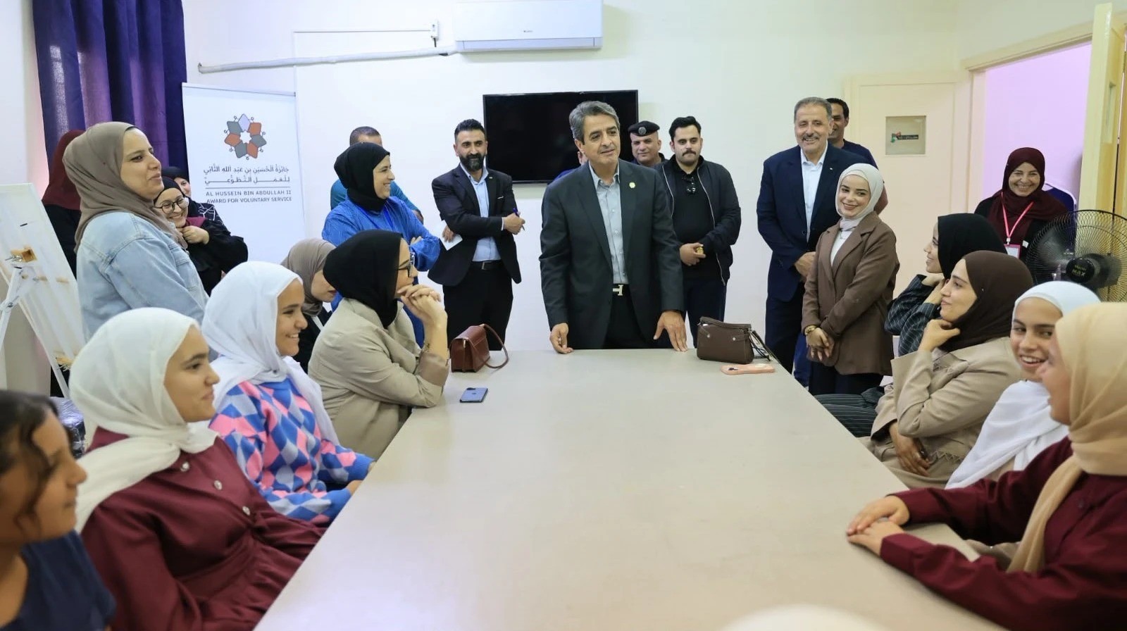 وزير الشباب يتفقد عددًا من المراكز في محافظة مادبا