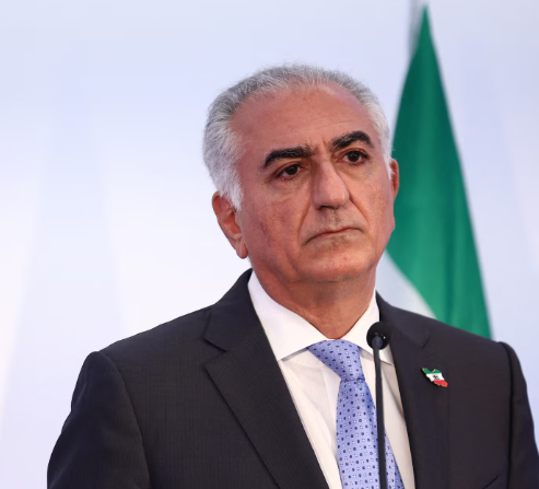 نجل شاه إيران يطالب الأمن الإيراني الانضمام إلى الاحتجاجات 