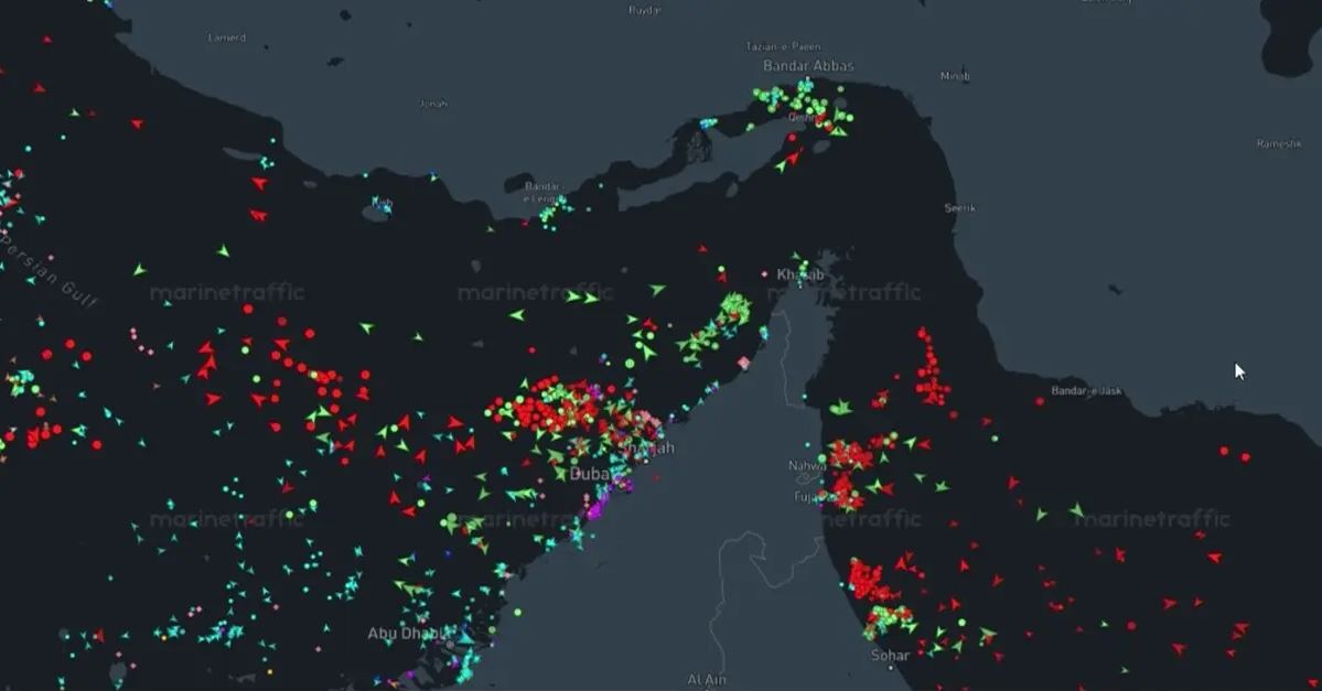 ترقب مرور 800 سفينة عالقة في مضيق هرمز وسط حركة ضئيلة