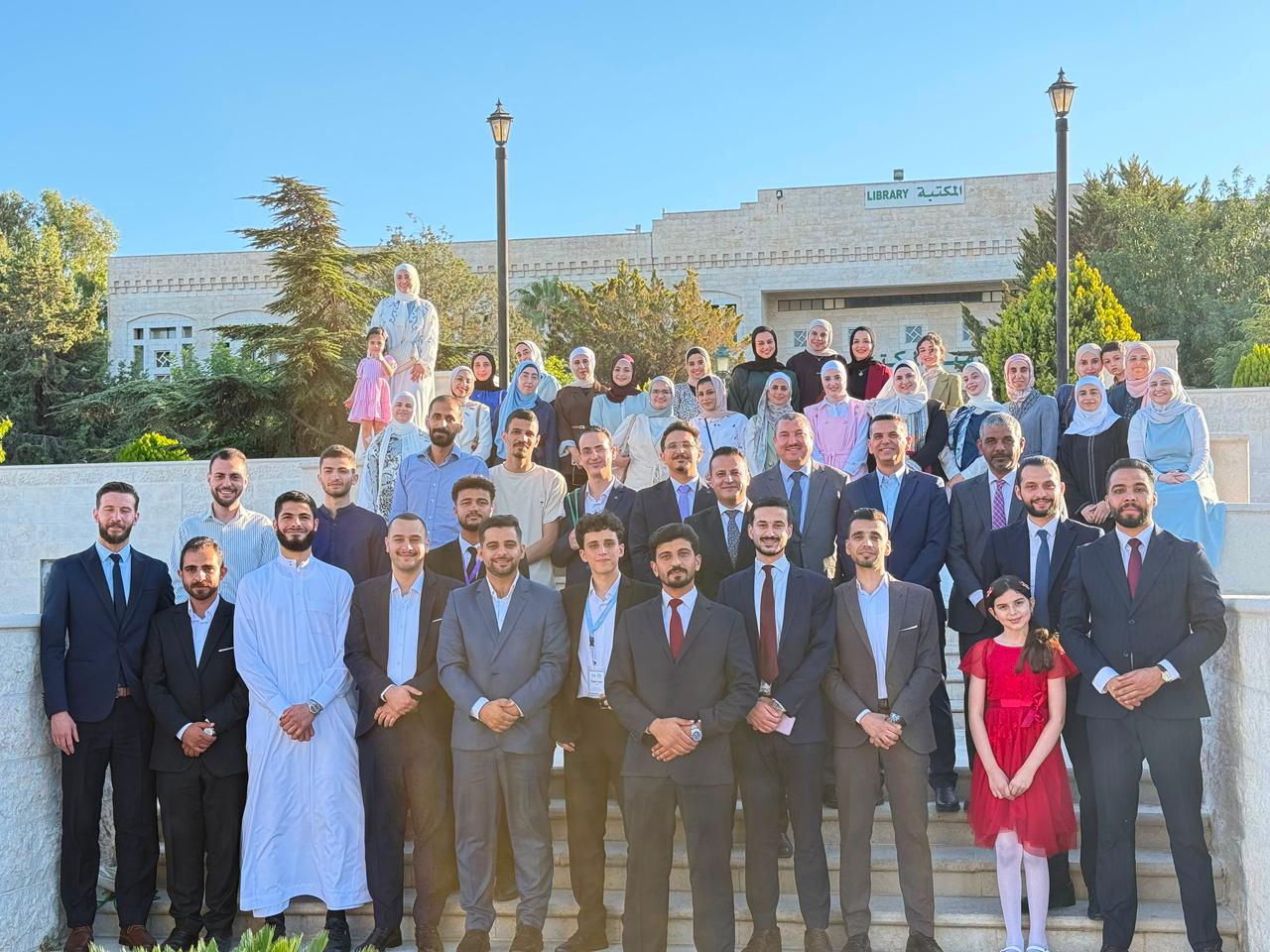 كلية الصيدلة في جامعة الزيتونة الأردنية تعقد اللقاء التاسع لخريجيها بحضور نقيب الصيادلة الأردنيين