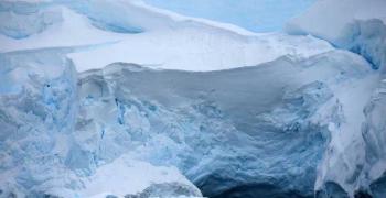 تحذير خطير ..  ذوبان الجروف الجليدية في القطب الجنوبي أسرع من المتوقع