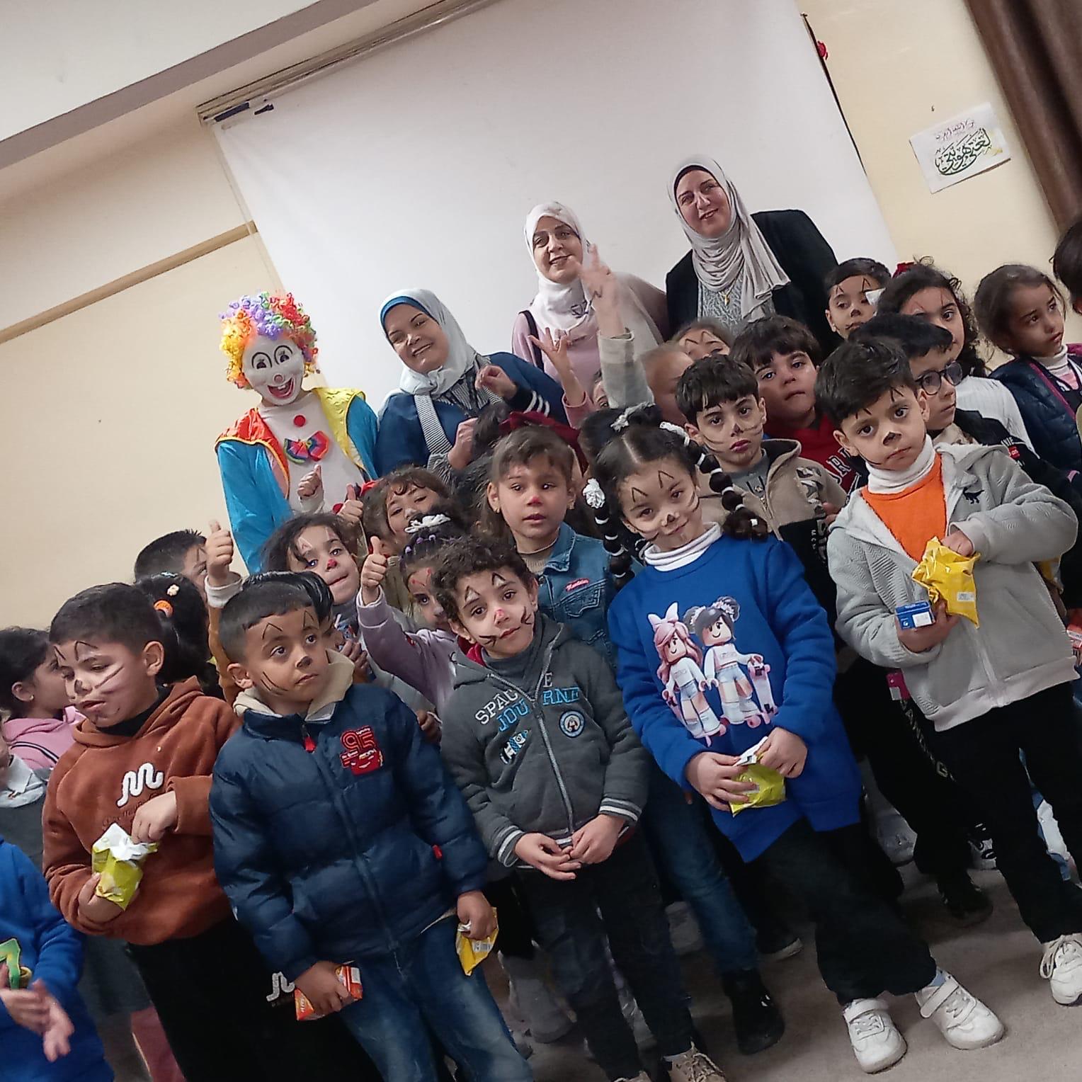 المكتبة الوطنية تقيم مبادرة جينا نفرحكم في مدرسة هالة بنت خويلد الثانوية 