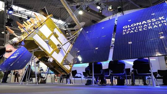 قمر غلوناس- К يصل إلى مداره المقرر