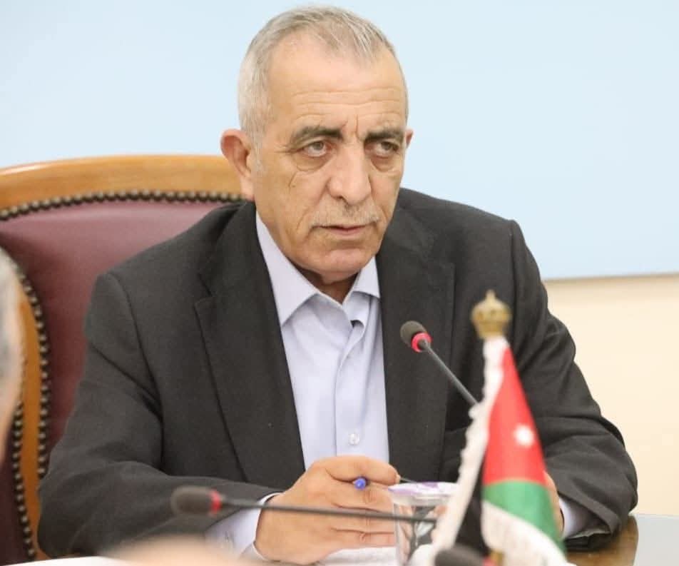 مصطفى الرواشدة… المعلّم الذي حمل رسالة المدرسة إلى وزارة الثقافة