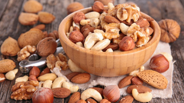 5 أنواع من المكسرات تدعم صحة القلب
