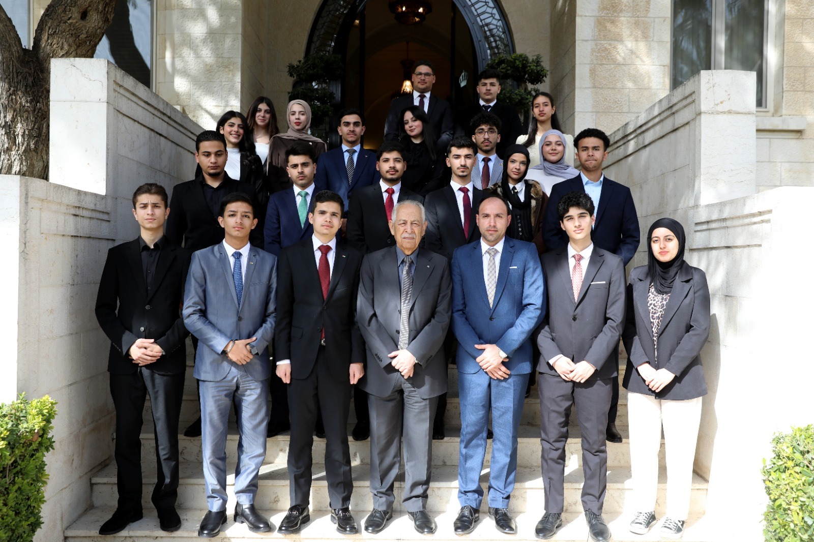 العيسوي يلتقي فعاليات مجتمعية وشبابية