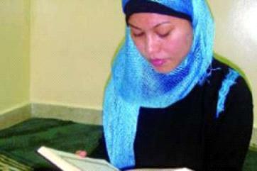 خادمة فلبينية تعلن إسلامها امام جمع غفير بالرمثا عمون - خادمة فلبينية تعلن إسلامها امام جمع غفير بالرمثا عمون -