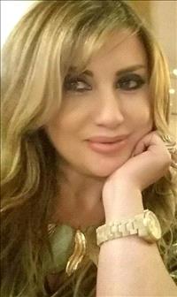 الشاعرة اللبنانية فلورا قازان